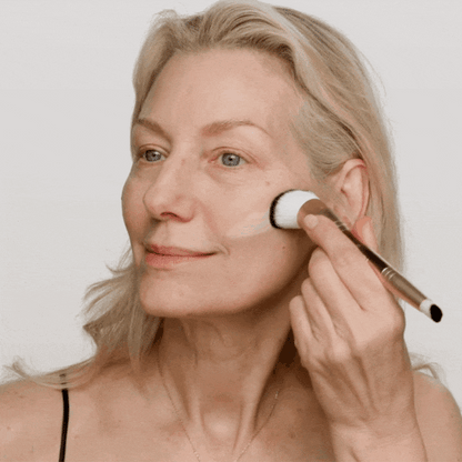 Luxlue- Color Changing Foundation