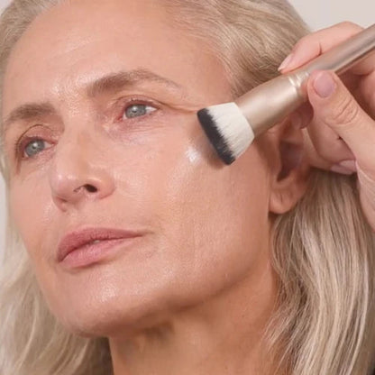 Luxlue- Color Changing Foundation